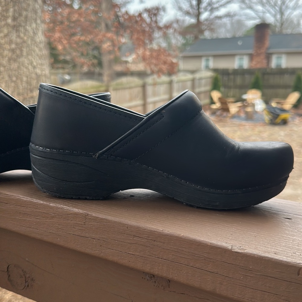 Dansko XP 2.0 Black Waterproof Pull Up in Black Leather